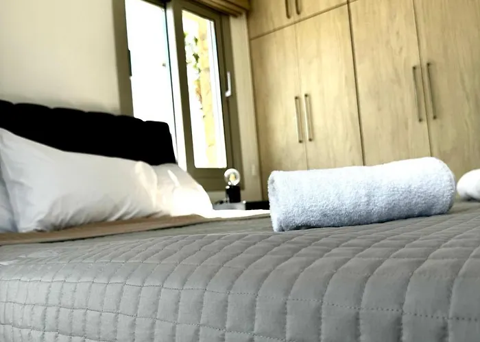 Seaside Bliss 1-bed Apartamento Paphos